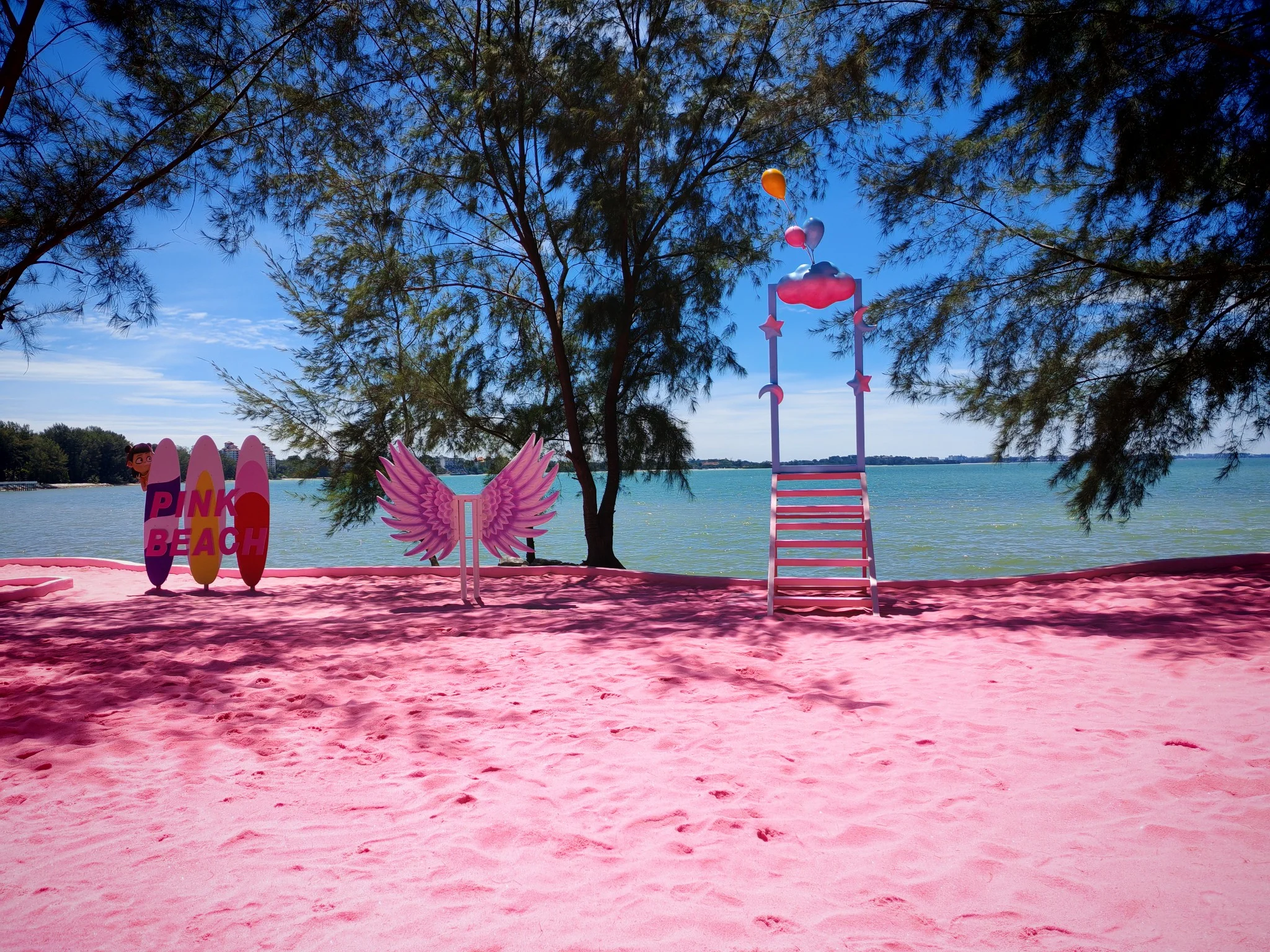 Ini Rahsia Port Dickson, Pasir Pink & Tarikan Hebat Yang Perlu Anda Cuba!