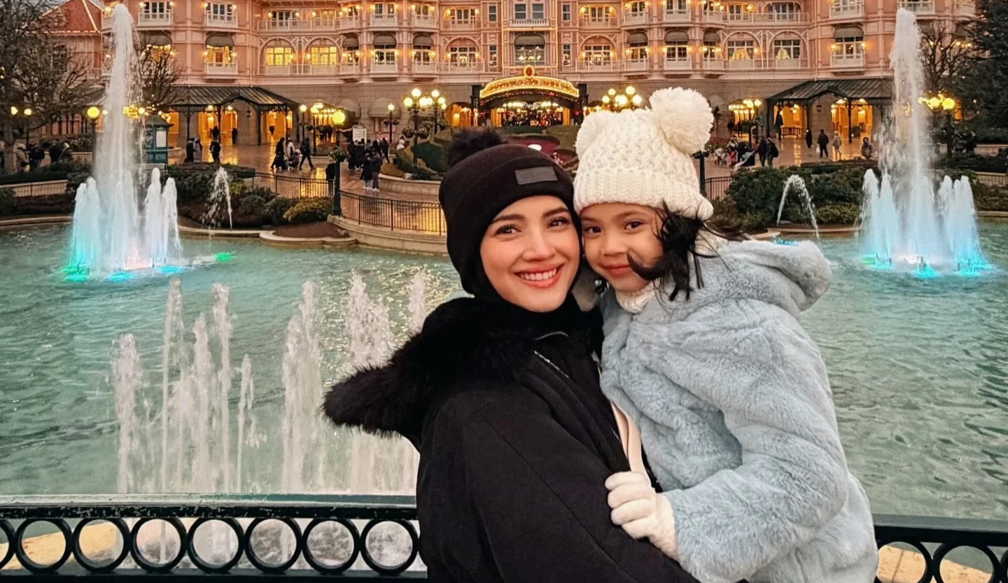 [VIDEO] Fazura Bersyukur Dapat Tunai Impian Fatima Ke Disneyland Paris