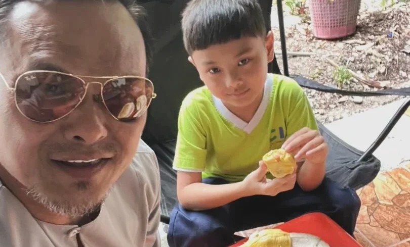 Adam Corrie Kongsi Alasan Tidak Hantar Anaknya Ke Sekolah Cina-“Dia Tidak Berminat..”