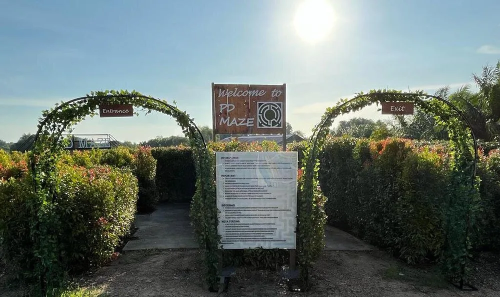 Entrance and Exit Arch of PD Maze