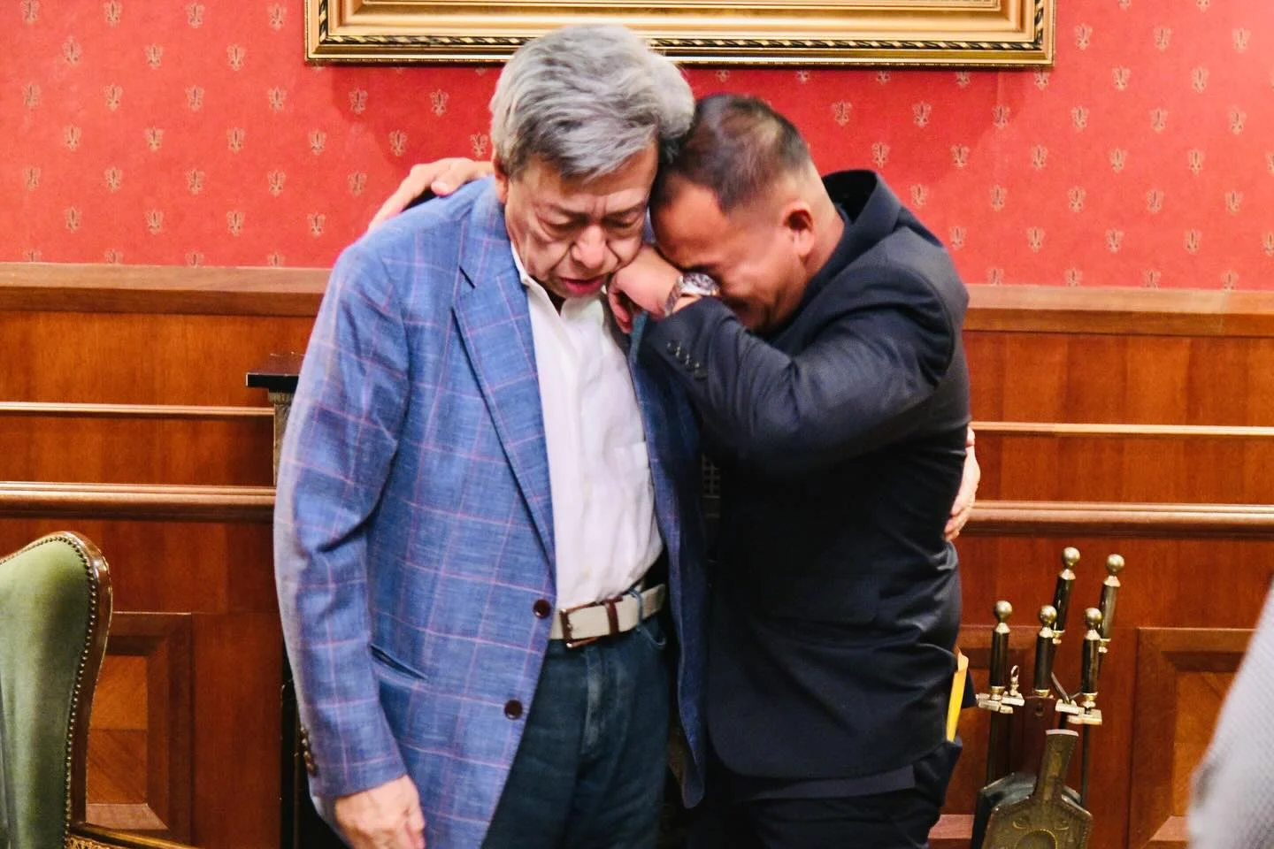 Dari Penjara ke Istana: Detik Pertemuan Penuh Emosi Dr. Malik Dengan Sultan Selangor