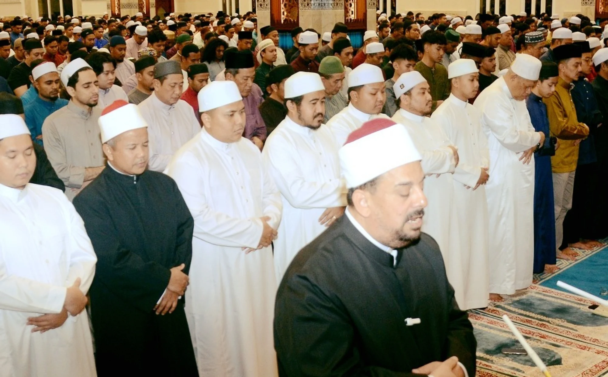 Solat Fardu Boleh Qada’ Ketika Solat Terawih?- Ini Cara Senang & Mudah Nak Faham!