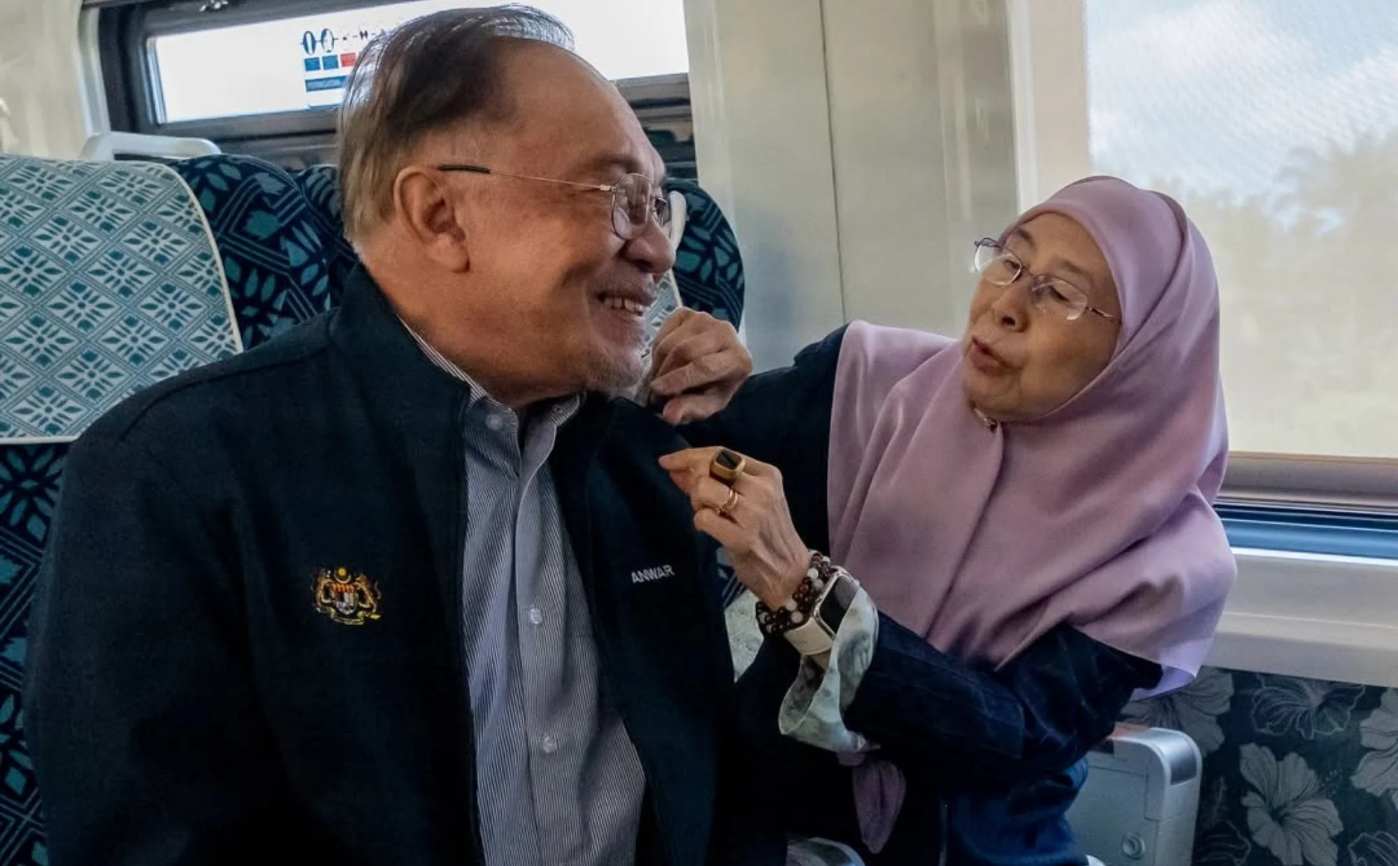 PMX Titip Ucapan Istimewa Sempena Ulang Tahun Perkahwinan Ke-46, Curi Perhatian Netizen