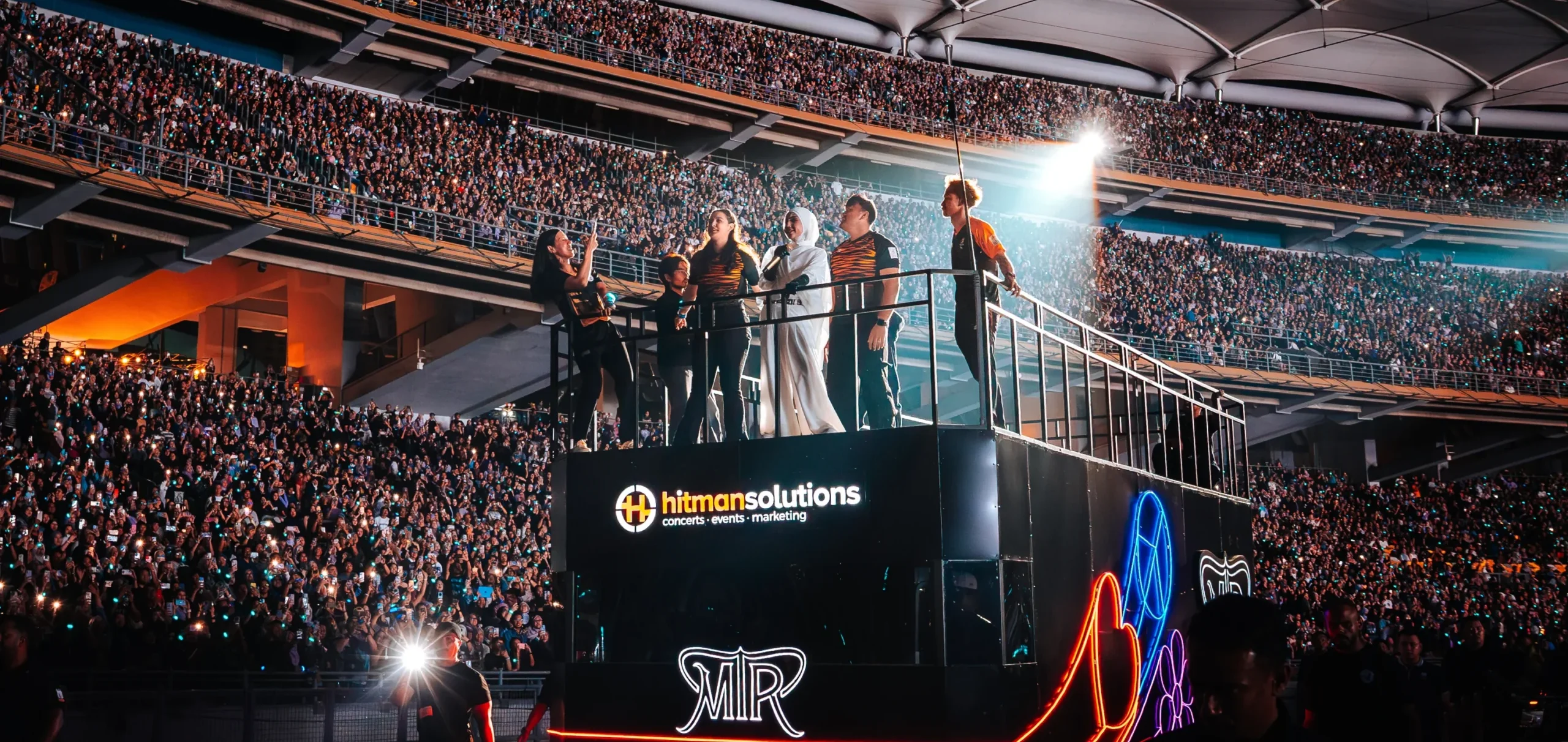 [VIDEO] Ella Berjaya Pukau 55,000 Peminat, Turut Bawa Barisan Atlet Negara Di Majlis Tertinggi Rockqueen!