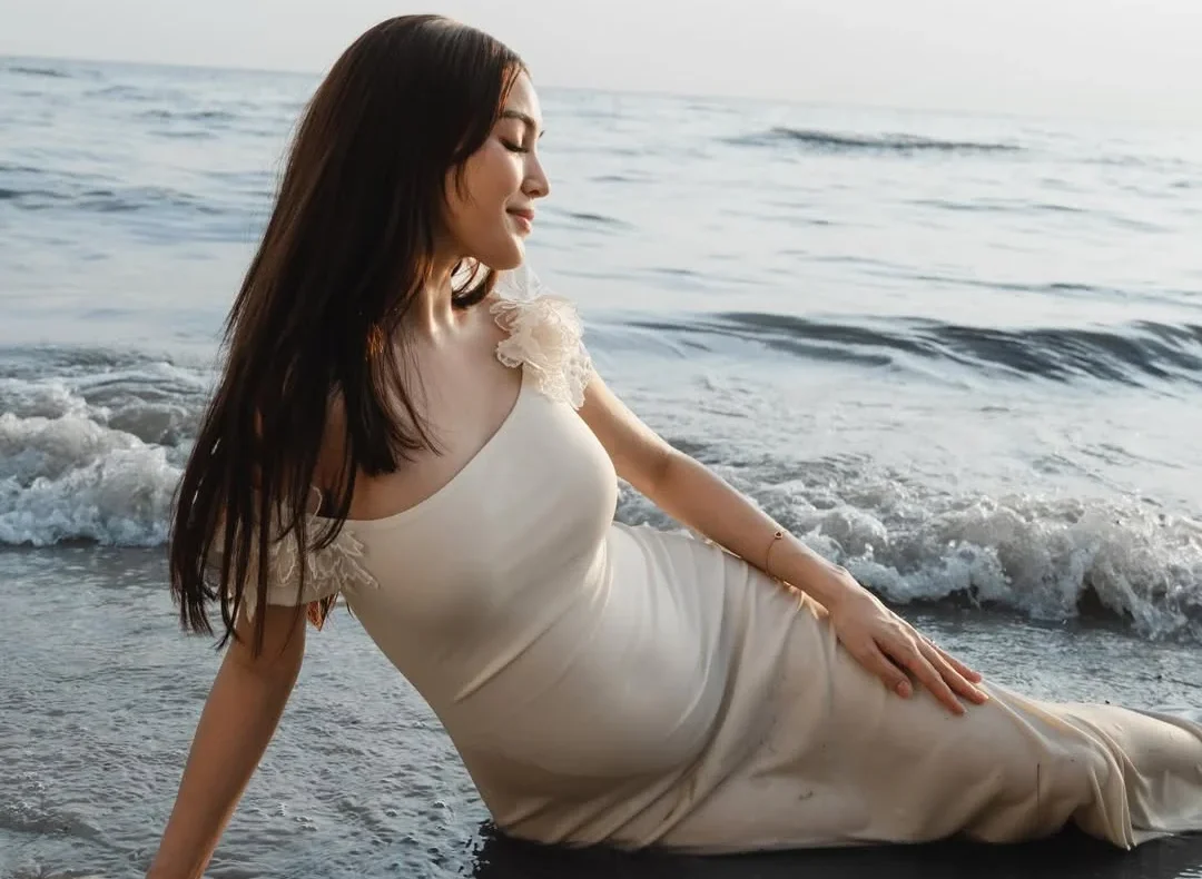 Eyka Farhana Kongsi Foto ‘Baby Bump’, Lain Pula Reaksi Netizen?-“Segannya Tengok Pakaian..”