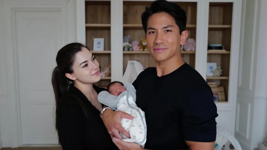 Putera Mateen & Pengiran Anak Isteri Anisha Kongsi Wajah Puteri Sulung, Sangat Comel!