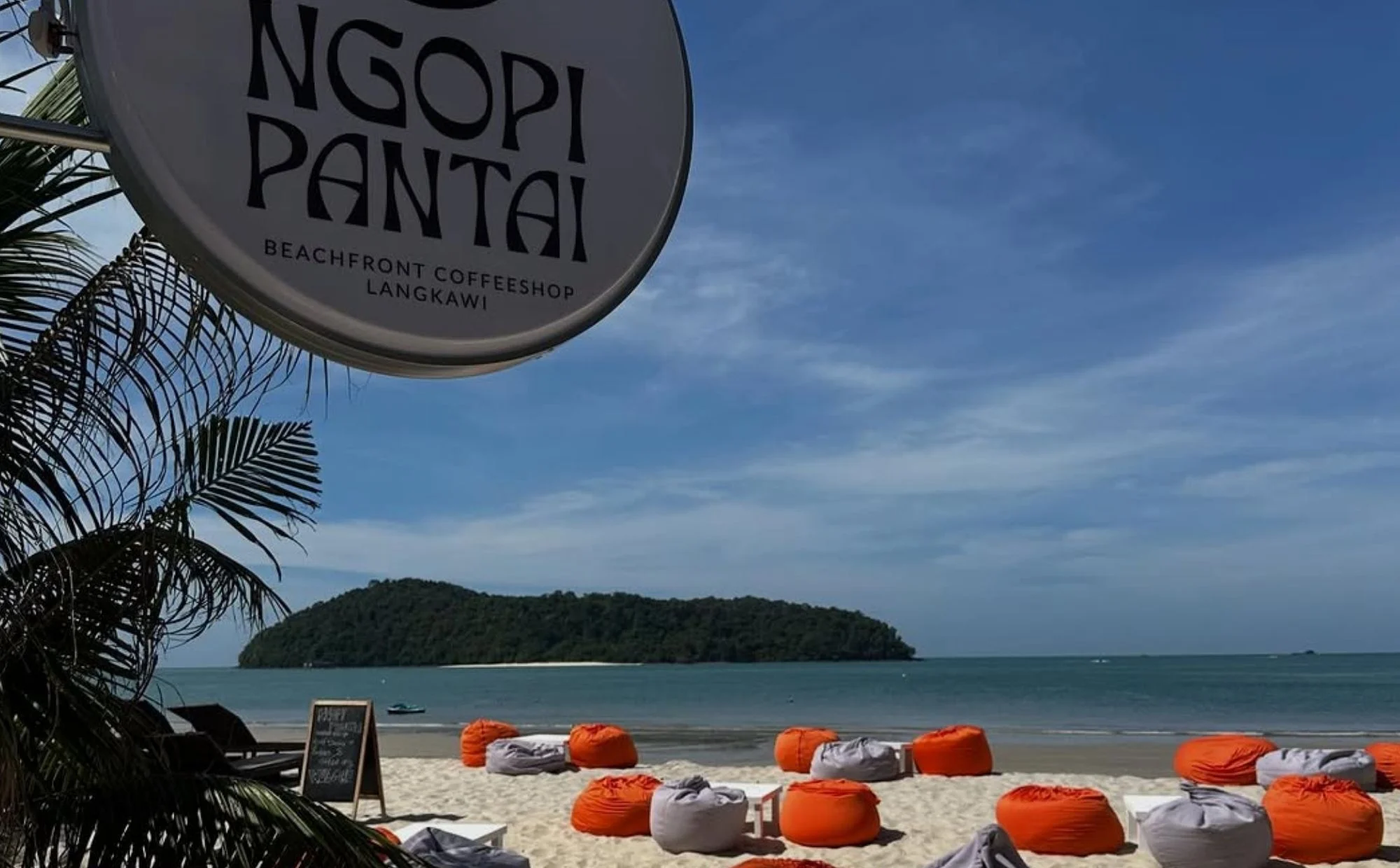 Ingatkan Dekat Phuket, Rupanya Di Langkawi! Ngopi Pantai Port Tepi Pantai Paling Healing