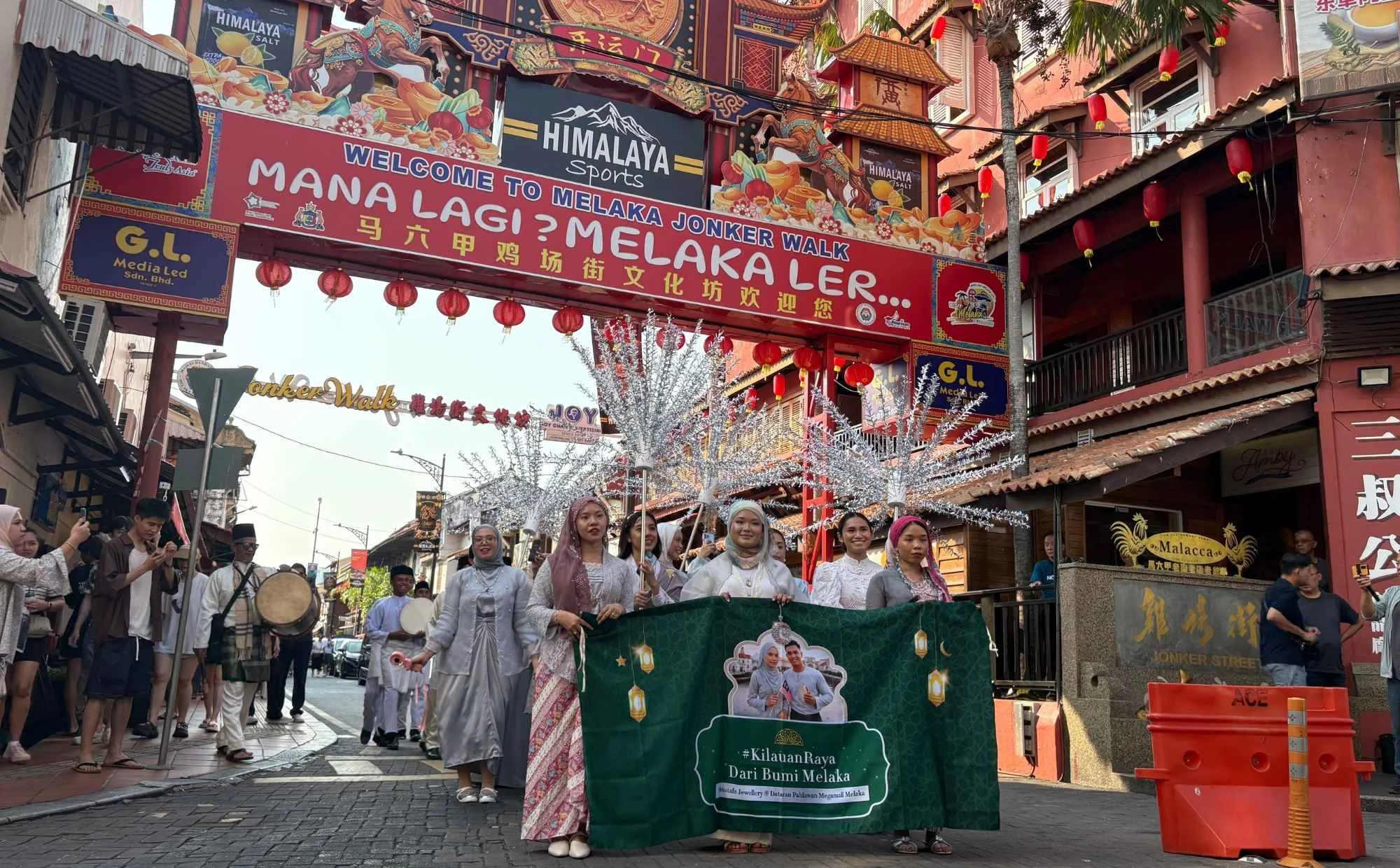 Mustafa Jewellery Bawa 20 Pempengaruh ‘Take Over’ Jonker Street Melaka