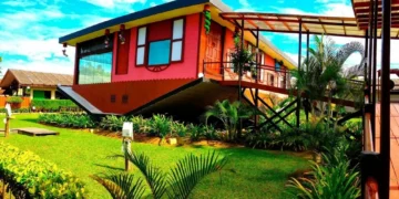 Gambar: Facebook @Rumah Terbalik - The Upside Down House in Borneo
