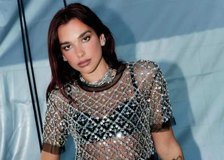 Foto - @dualipa (IG)