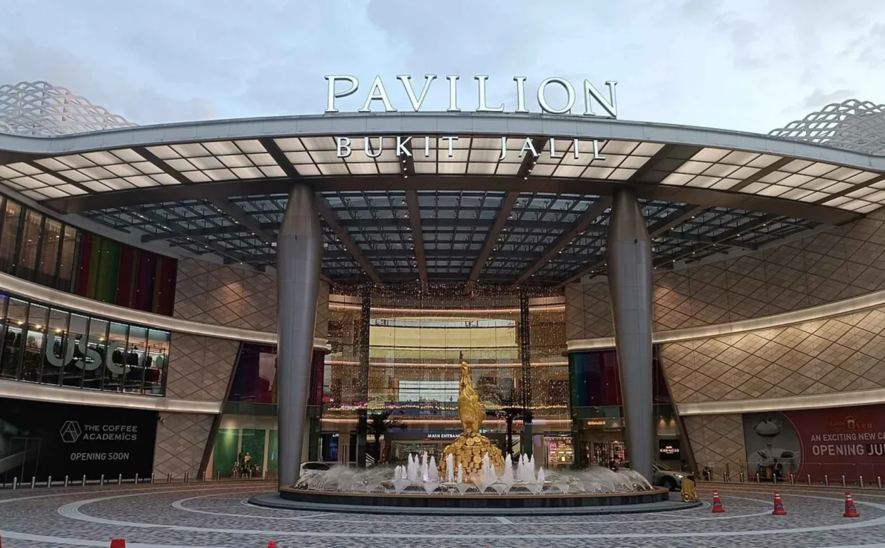 Pengunjung Pavilion Bukit Jalil Kecewa Dengan Keadaan Surau