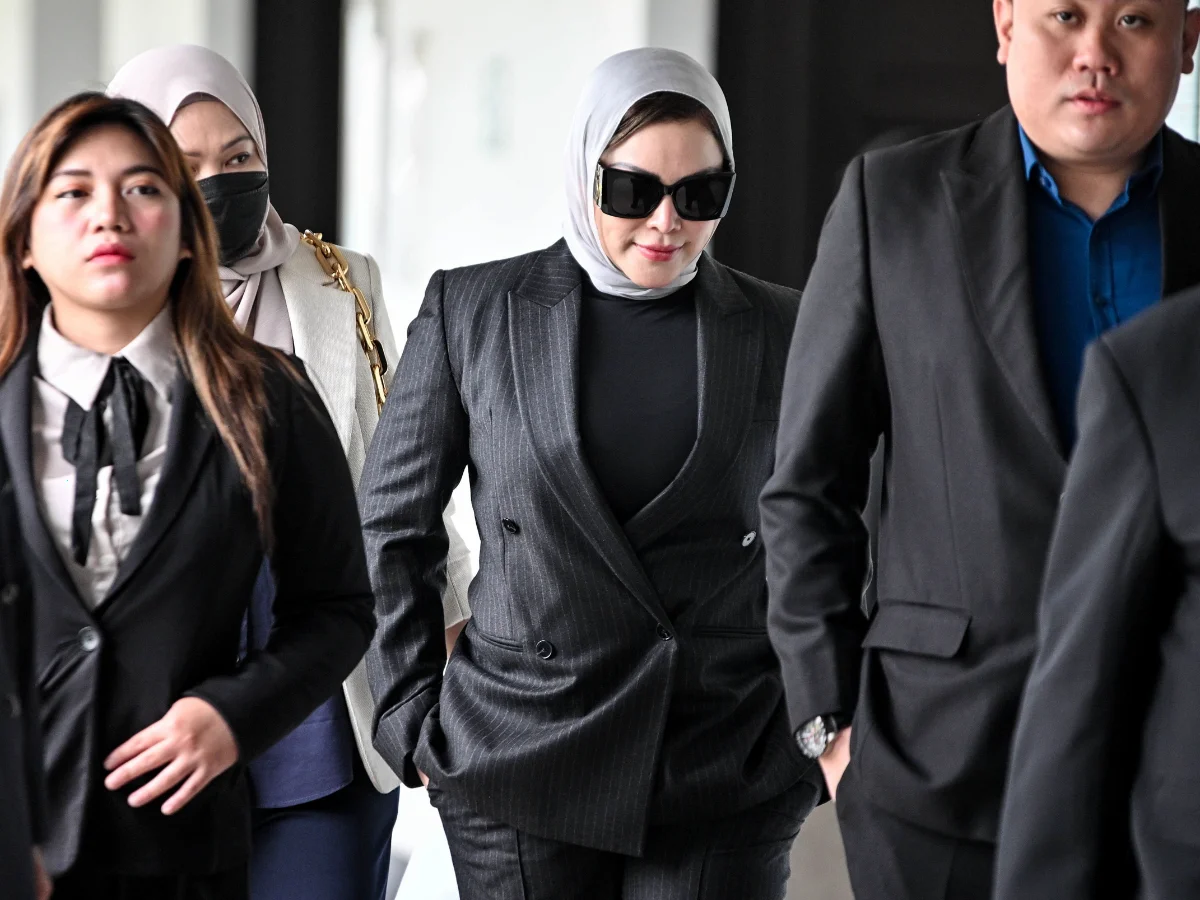 Zizie Izette akhirnya boleh menghela nafas lega apabila dibebaskan oleh Mahkamah Sesyen Kuala Lumpur hari ini