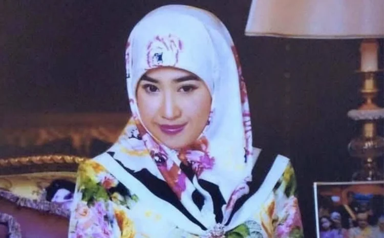 Pengiran Raabi'atul Adawiyyah (@kisahduniadotcom -IG)
