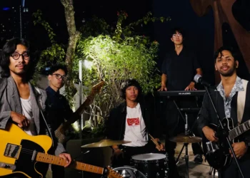 Lokarya, pelangi selepas hujan, lie