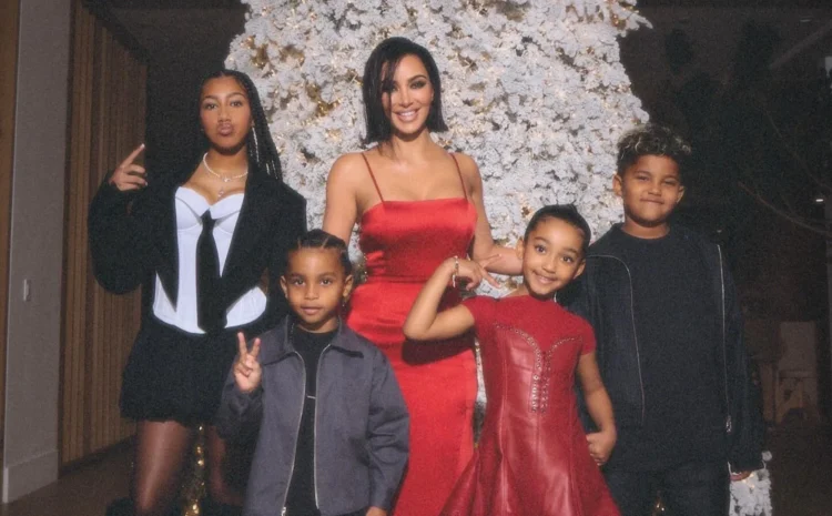 Kim Kardashian, Kardashians