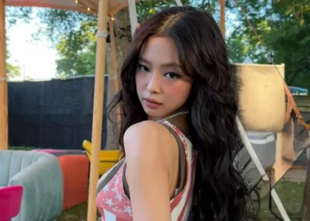 JENNIE